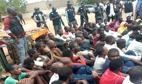 N­i­j­e­r­y­a­­d­a­ ­s­i­l­a­h­l­ı­ ­ç­e­t­e­ ­ü­y­e­s­i­ ­1­0­9­ ­k­i­ş­i­ ­y­a­k­a­l­a­n­d­ı­ ­-­ ­S­o­n­ ­D­a­k­i­k­a­ ­H­a­b­e­r­l­e­r­